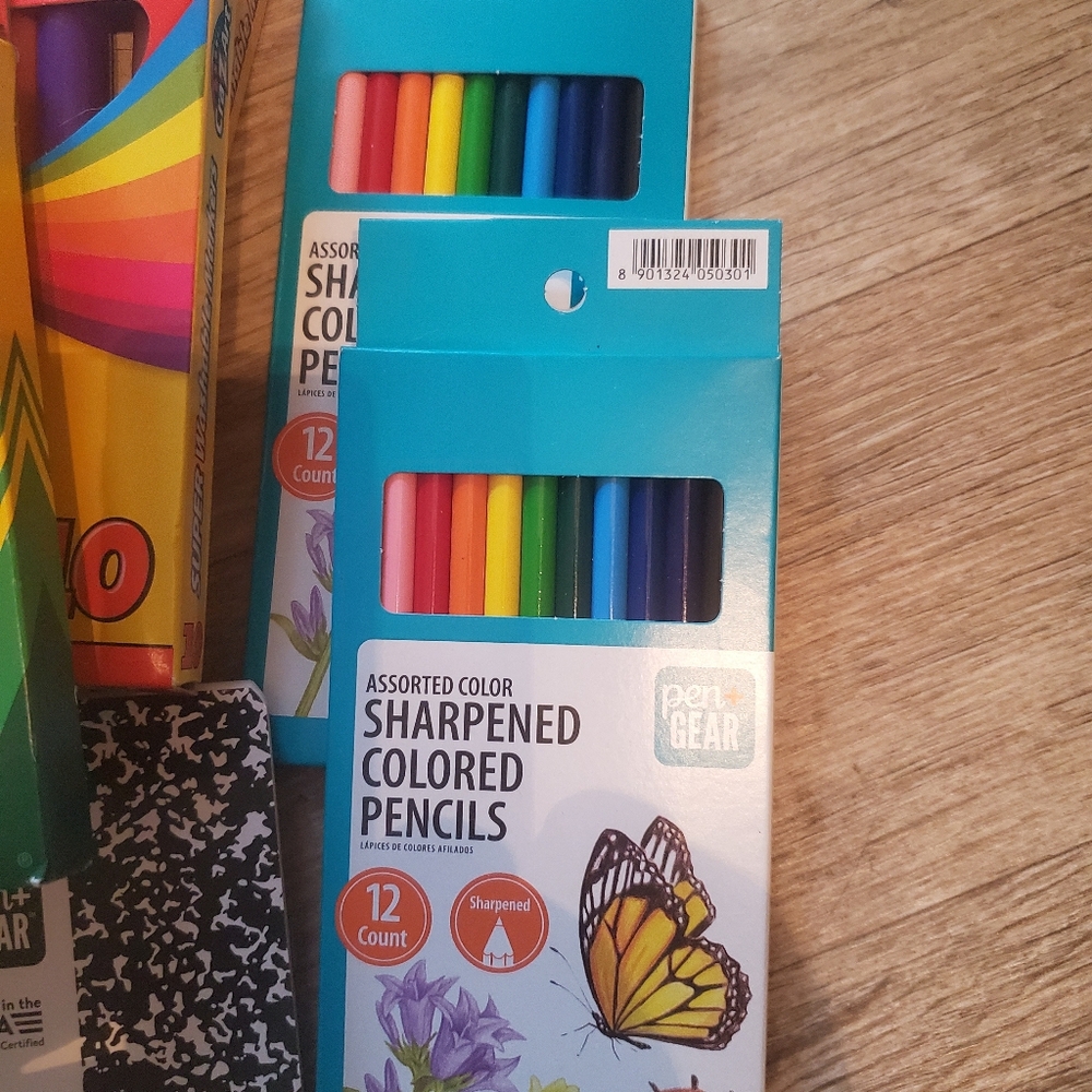 Kids 126 Pcs 5 Markers 3pk Crayons 2pks Colored Pencils 1 Binder Compo Books - Picture 2 of 7